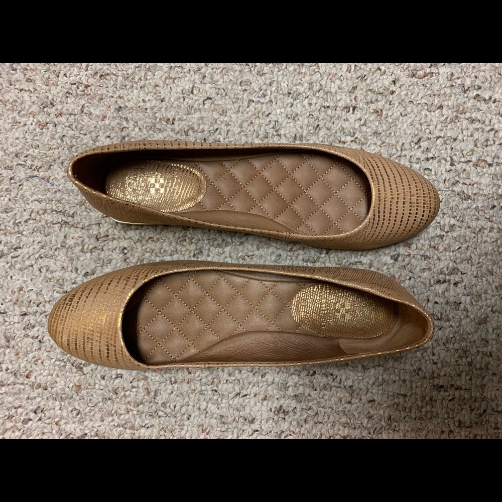 Vince Camuto Behar Flats-Light Golden Brown Arizzo Metallic-Womens 10-Worn Once